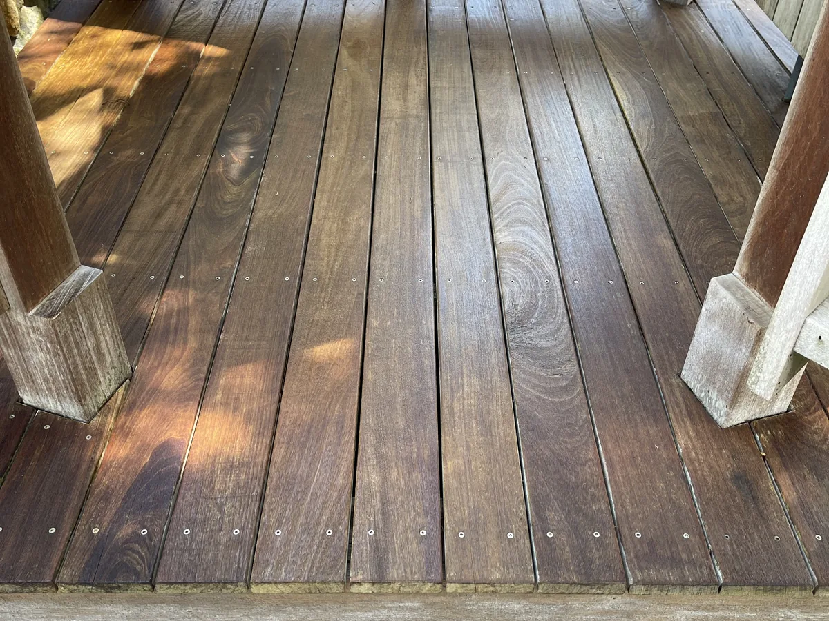 Deck cleaning surface result by ClearView on Martha's Vineyard